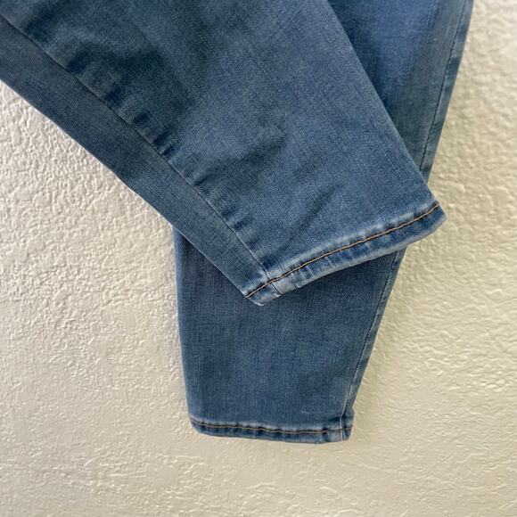 Old Navy Womens Size 8 Rockstar Skinny Leg Medium Wash Denim Blue Casual - Picture 15 of 16